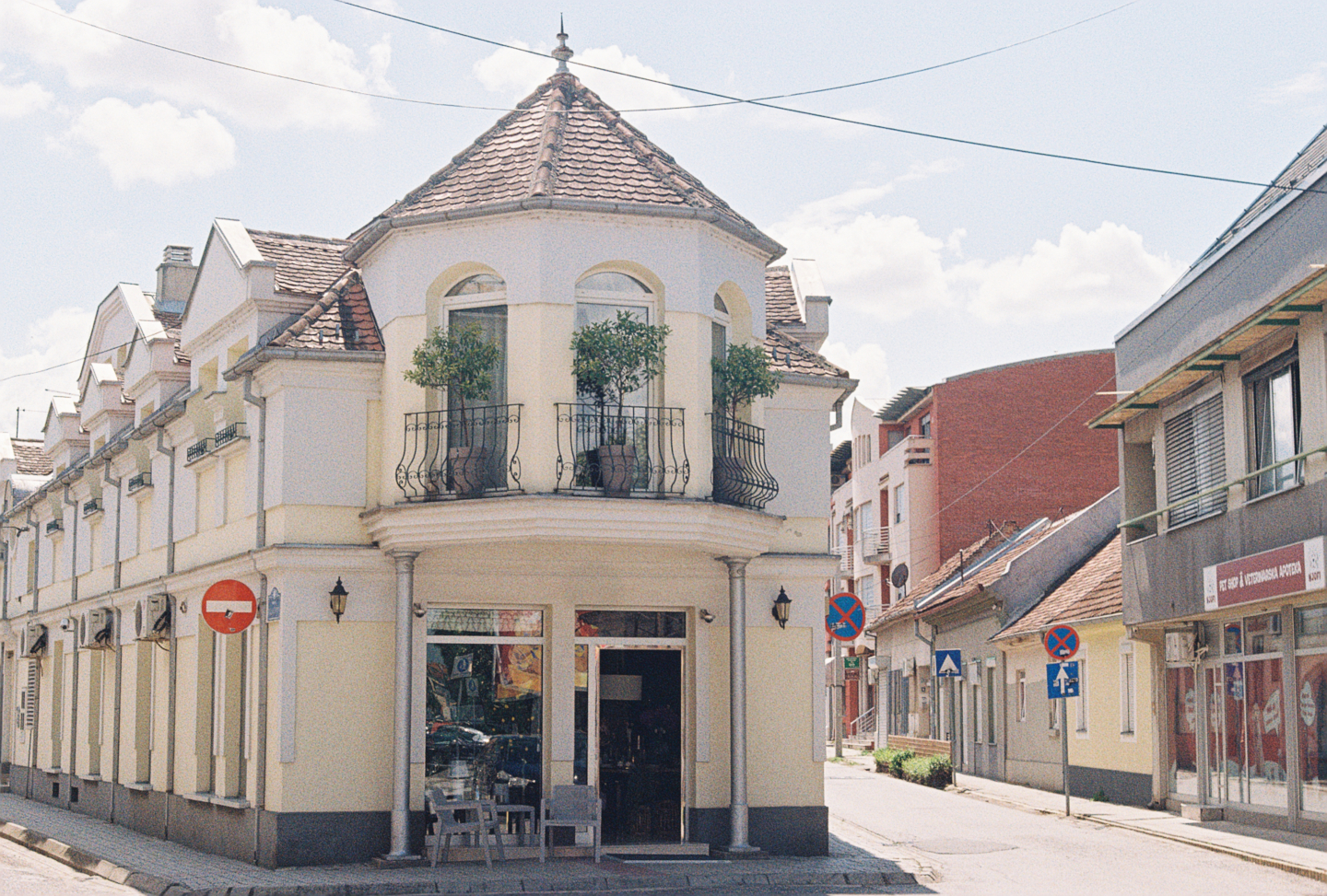 Corner Building